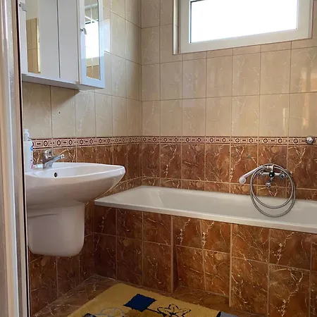 게스트하우스 Karoly Vendeghaz 3*