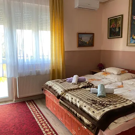 Karoly Vendeghaz 게스트하우스